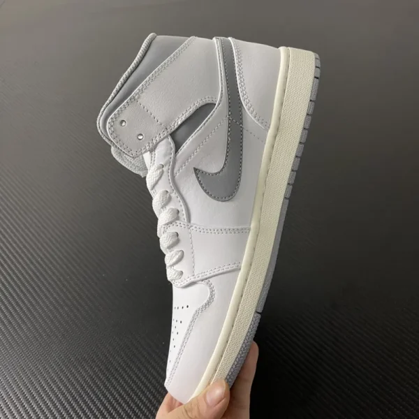 Air Jordan 1 Mid "Neutral Grey" - Imagem 6