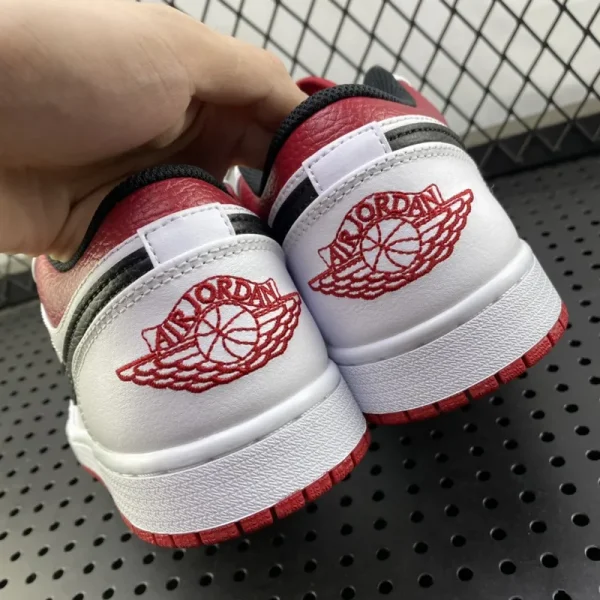 Air Jordan 1 Low "White/University Red/Black" - Imagem 7