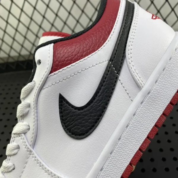 Air Jordan 1 Low "White/University Red/Black" - Imagem 5