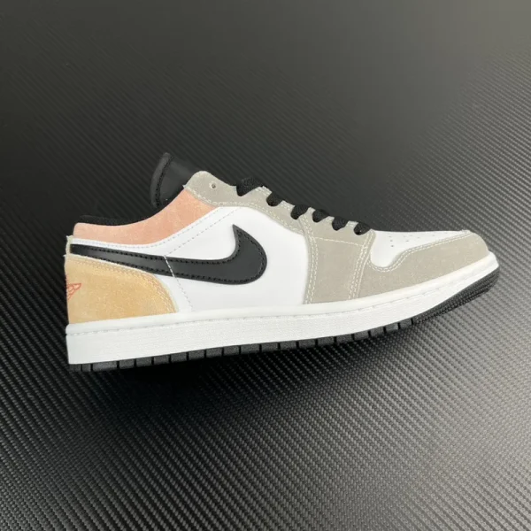 Air Jordan 1 Low SE “Flight Club”