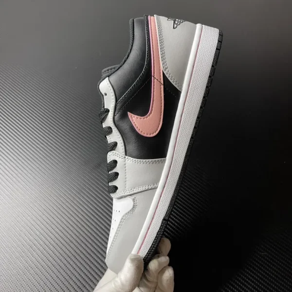 Air Jordan 1 Low “Black Grey Pink” - Imagem 5