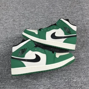 Air Jordan 1 Mid “Pine Green”