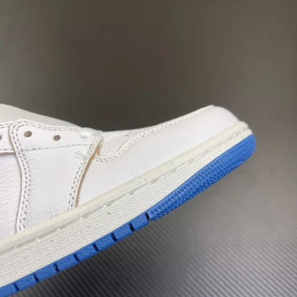 Air Jordan 1 Mid SE “White/Industrial Blue” - Imagem 3