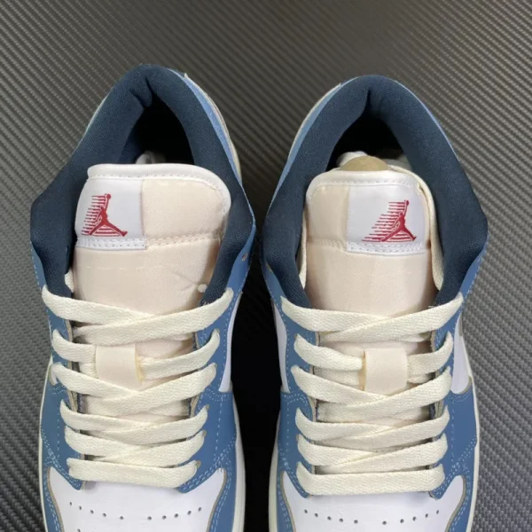 Air Jordan 1 Low SE "Mismatched Swoosh Blue/Red" - Imagem 8