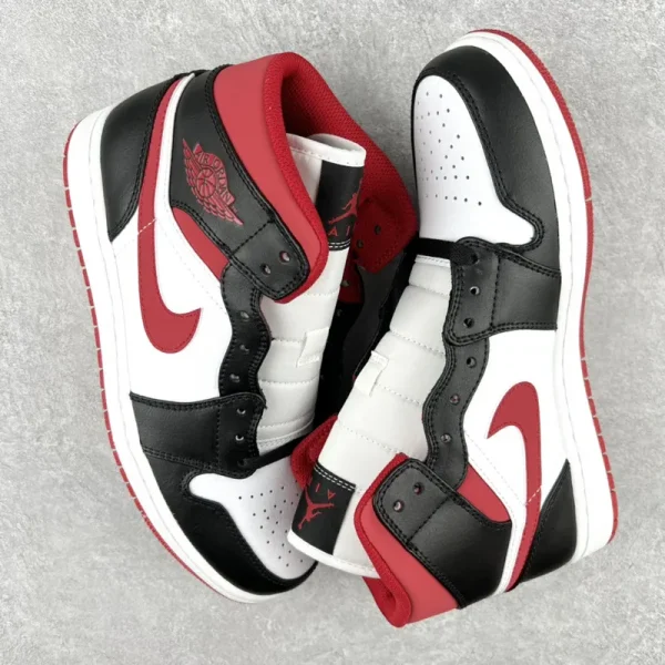Air Jordan 1 Mid "Gym Red Black White" - Imagem 9