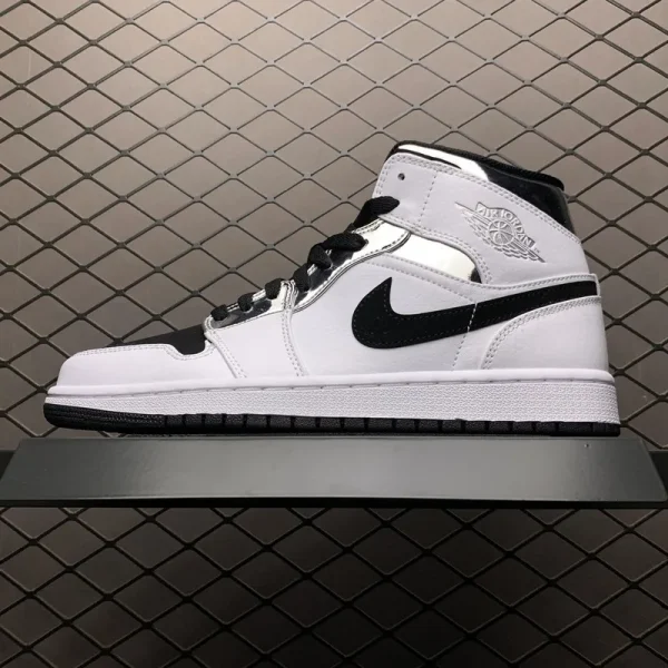 Air Jordan 1 Mid "Alternate Think 16" - Imagem 9