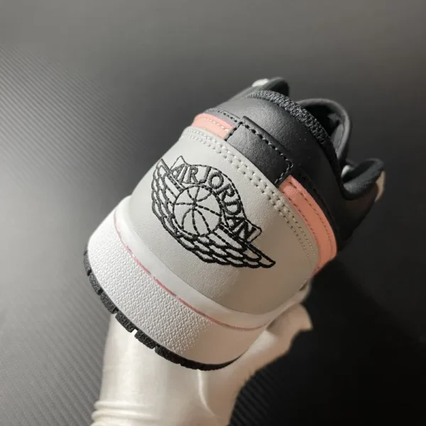Air Jordan 1 Low “Black Grey Pink” - Imagem 6