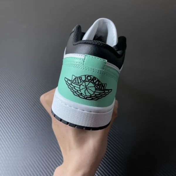 Air Jordan 1 Low “White/Black/Green Glow” - Imagem 9