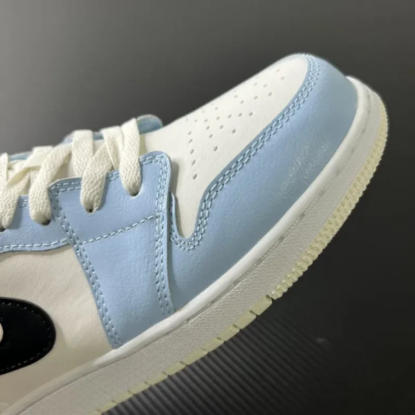 Air Jordan 1 Low "Ice Blue" - Imagem 2