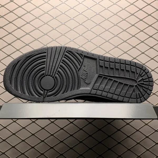 Air Jordan 1 Retro Mid "Tuxedo" - Imagem 4