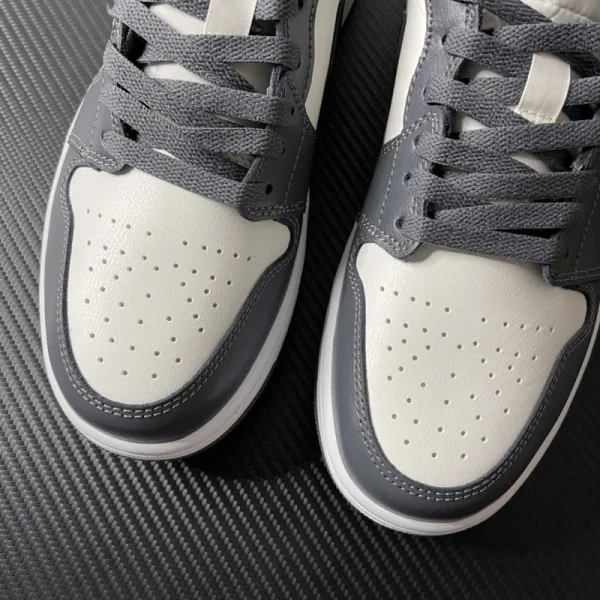 Air Jordan 1 Low “Dark Grey / White / Black” - Imagem 7