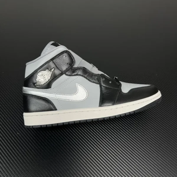 Air Jordan 1 Mid SE "Black Chrome"