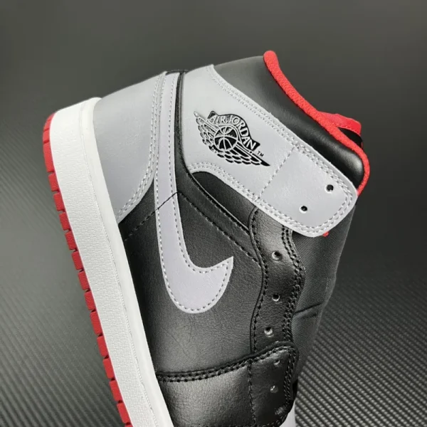 Air Jordan 1 Mid SE “Bred Shadow” - Imagem 4