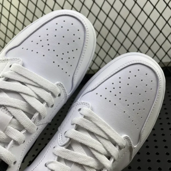 Air Jordan 1 Low "White/University Red/Black" - Imagem 6