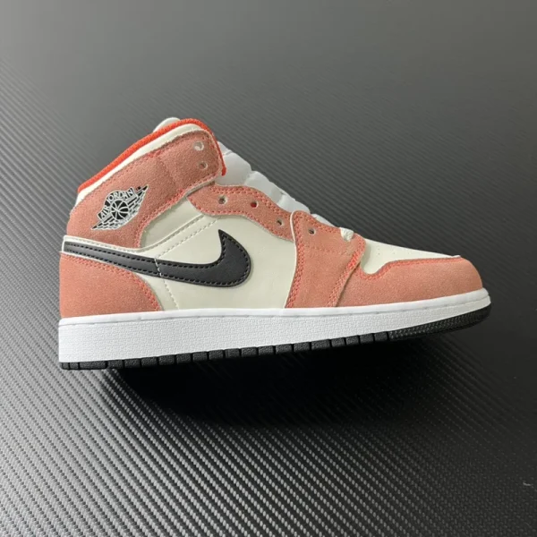 Air Jordan 1 Mid SE "Orange Suede"