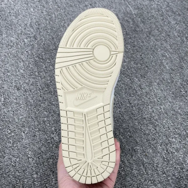 Air Jordan 1 Low "Sail/Rattan" - Imagem 7