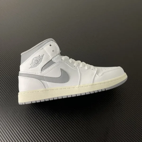 Air Jordan 1 Mid "Neutral Grey"