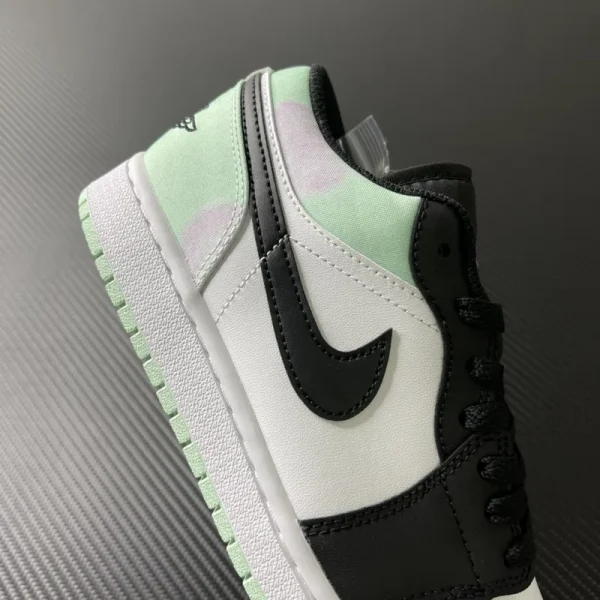 Air Jordan 1 Low SE "Supernova" - Imagem 7