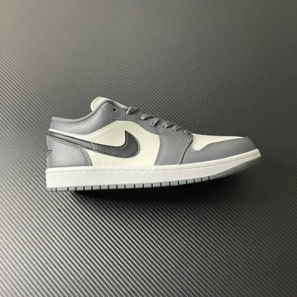 Air Jordan 1 Low “Dark Grey / White / Black”