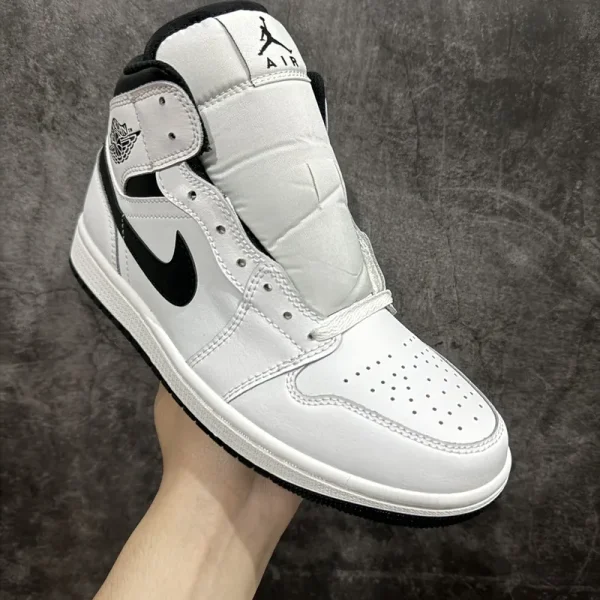 Air Jordan 1 Mid "Reverse Panda" - Imagem 4