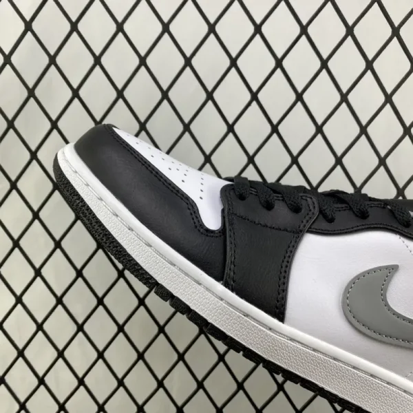 Air Jordan 1 Low “Shadow” (Black Sole) - Imagem 5