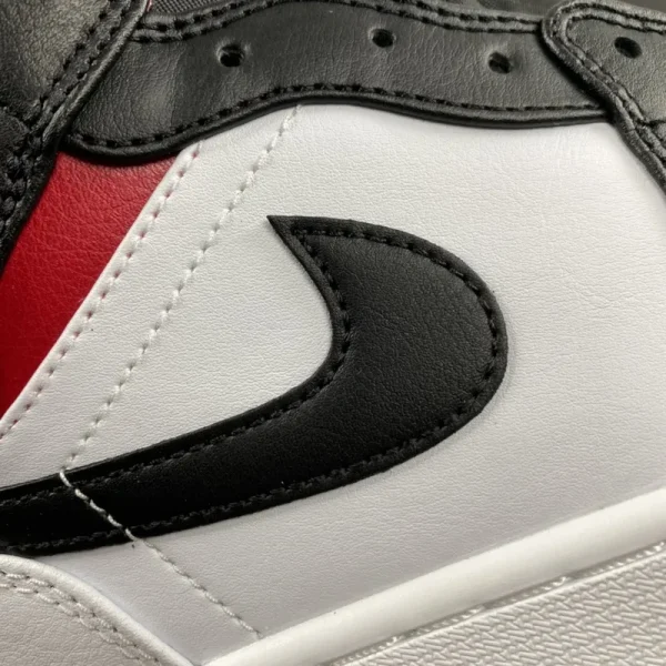 Air Jordan 1 Mid “Gym Red/ Black Toe” - Imagem 8