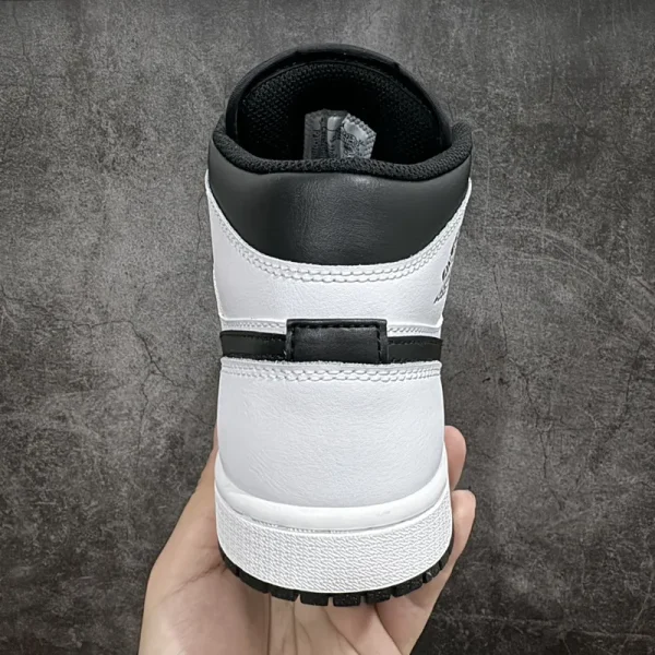 Air Jordan 1 Mid "Reverse Panda" - Imagem 5