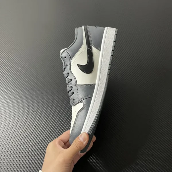 Air Jordan 1 Low “Dark Grey / White / Black” - Imagem 4