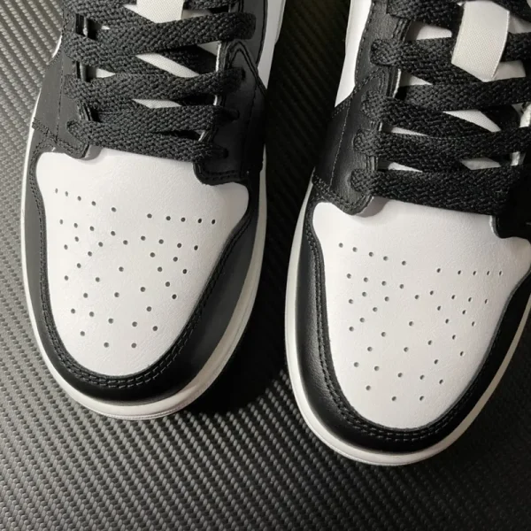 Air Jordan 1 Low “White/Black/Green Glow” - Imagem 5
