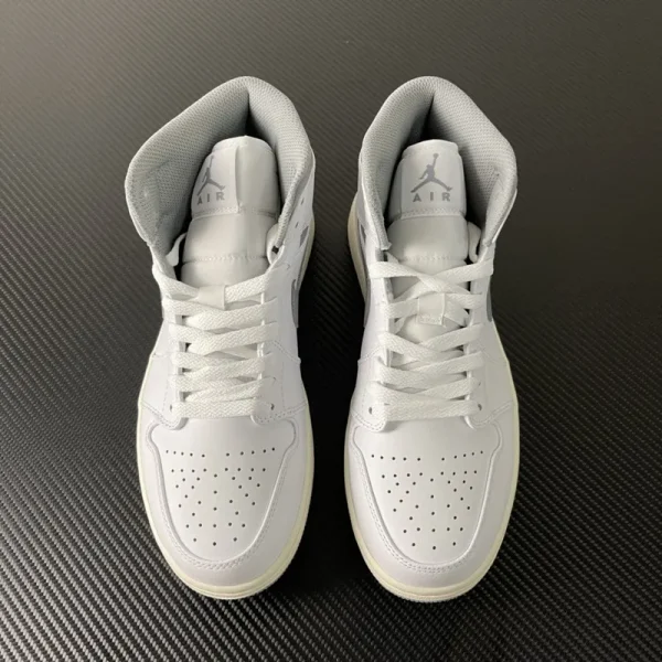 Air Jordan 1 Mid "Neutral Grey" - Imagem 8