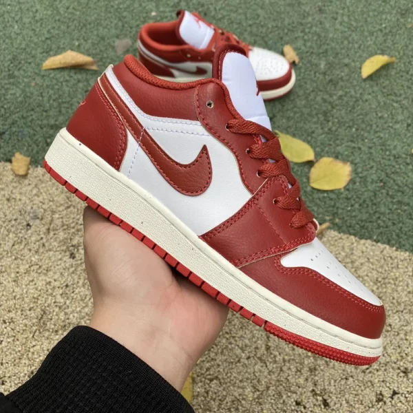 Air Jordan 1 Low SE "Dune Red" - Imagem 3