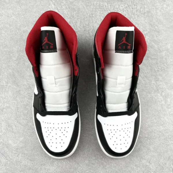 Air Jordan 1 Mid "Gym Red Black White" - Imagem 2
