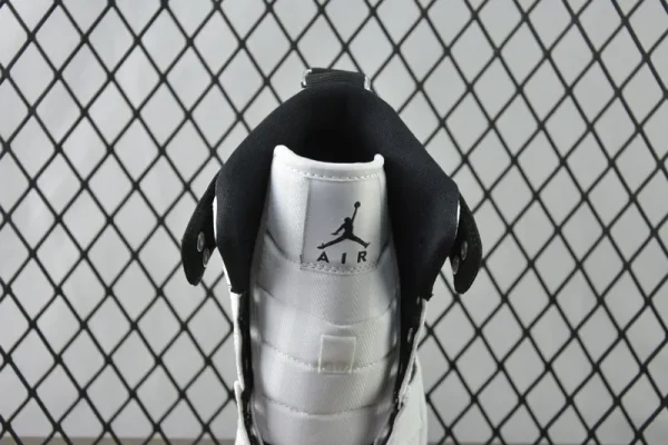 Air Jordan 1 Mid SE Utility "White/ Black/ Gym Red" - Imagem 9