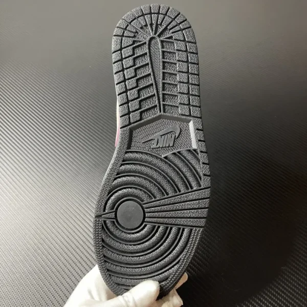 Air Jordan 1 Low “Black Grey Pink” - Imagem 4