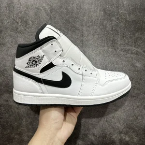 Air Jordan 1 Mid "Reverse Panda"
