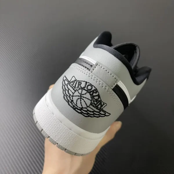 Air Jordan 1 Low “Shadow Toe” - Imagem 8