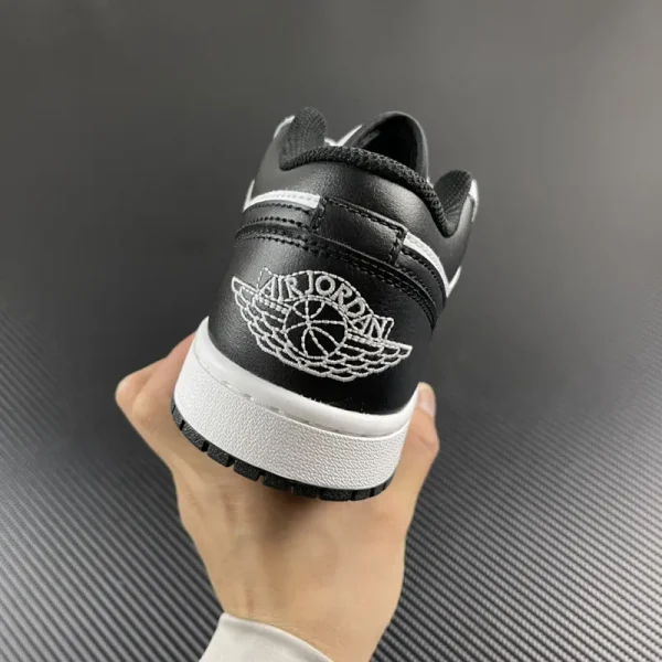 Air Jordan 1 Low “White/Black” - Imagem 3