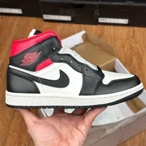 Air Jordan 1 Mid "Gym Red Panda"