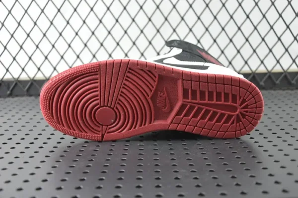 Air Jordan 1 Mid SE Utility "White/ Black/ Gym Red" - Imagem 6