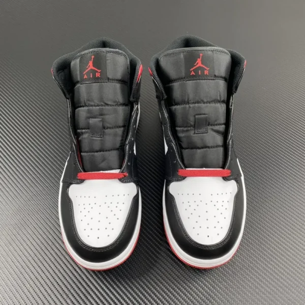Air Jordan 1 Mid “Gym Red/ Black Toe” - Imagem 2