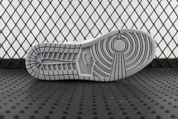 Air Jordan 1 Low “Shadow” (Grey Sole) - Imagem 4