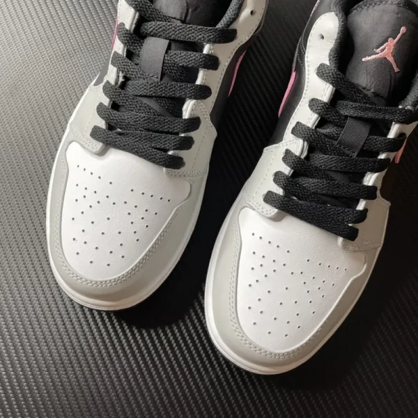 Air Jordan 1 Low “Black Grey Pink” - Imagem 2