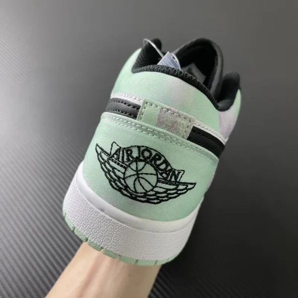 Air Jordan 1 Low SE "Supernova" - Imagem 6