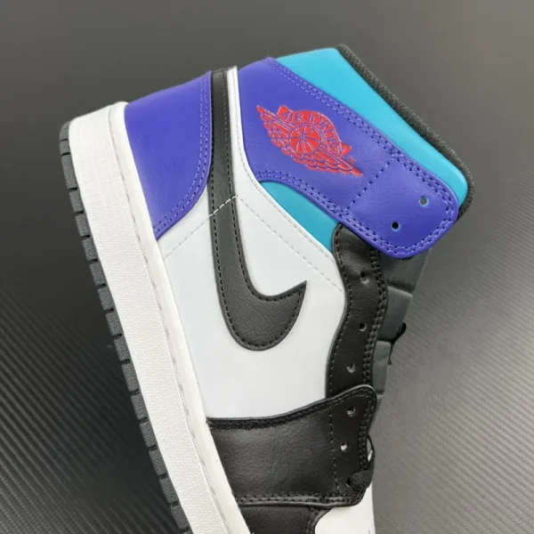 Air Jordan 1 Mid SE "Bright Concord/True Red" - Imagem 4
