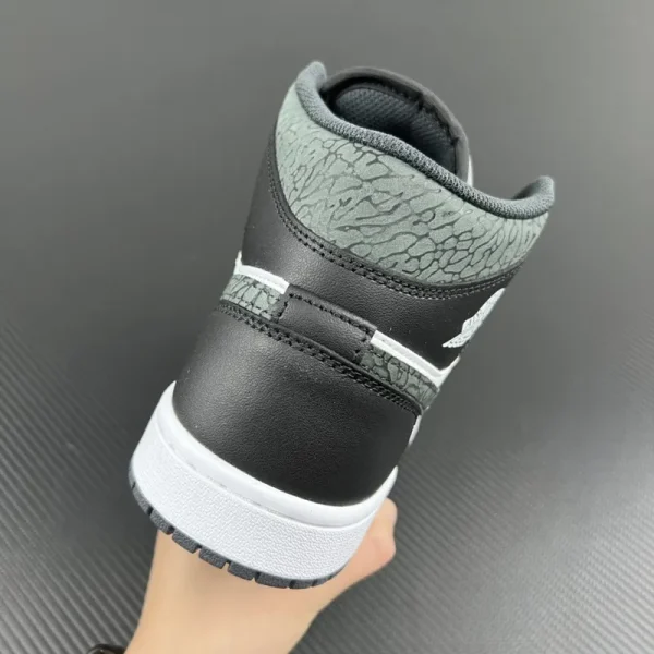 Air Jordan 1 Mid SE "Panda Elephant" - Imagem 6