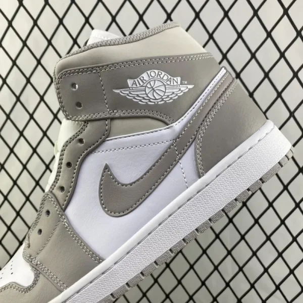 Air Jordan 1 Mid “Linen / College Grey” - Imagem 6