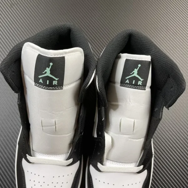 Air Jordan 1 Mid "Green Glow" - Imagem 2
