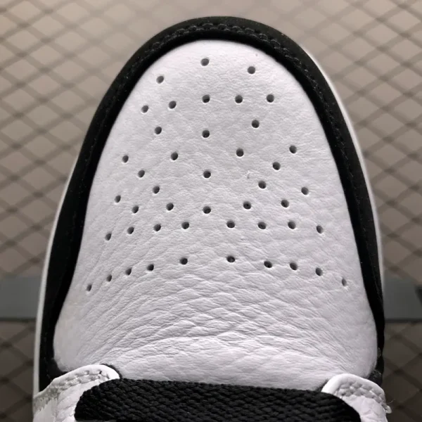 Air Jordan 1 Retro Mid "Tuxedo" - Imagem 6