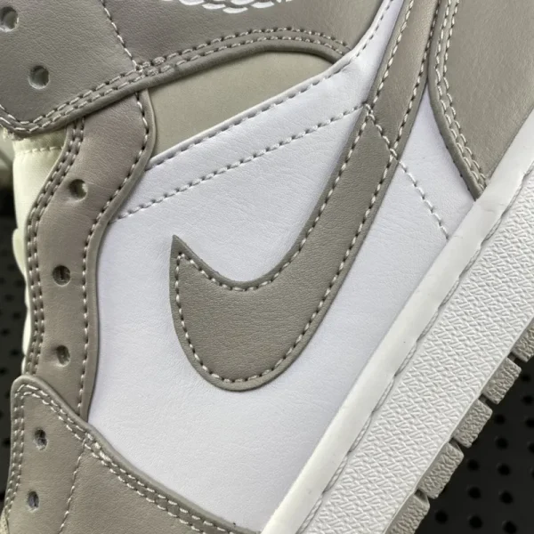 Air Jordan 1 Mid “Linen / College Grey” - Imagem 4