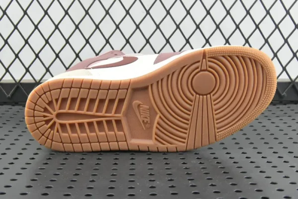 Air Jordan 1 Mid SE "Dark Pony Smoky Mauve" - Imagem 5